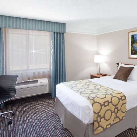 Baymont By Wyndham Texarkana Exterior photo
