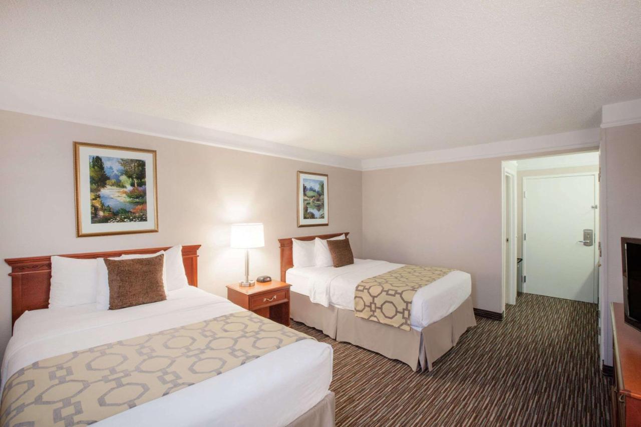 Baymont By Wyndham Texarkana Exterior photo