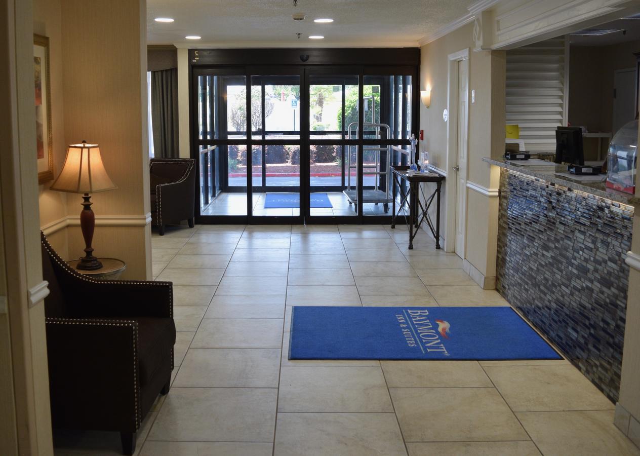 Baymont By Wyndham Texarkana Exterior photo