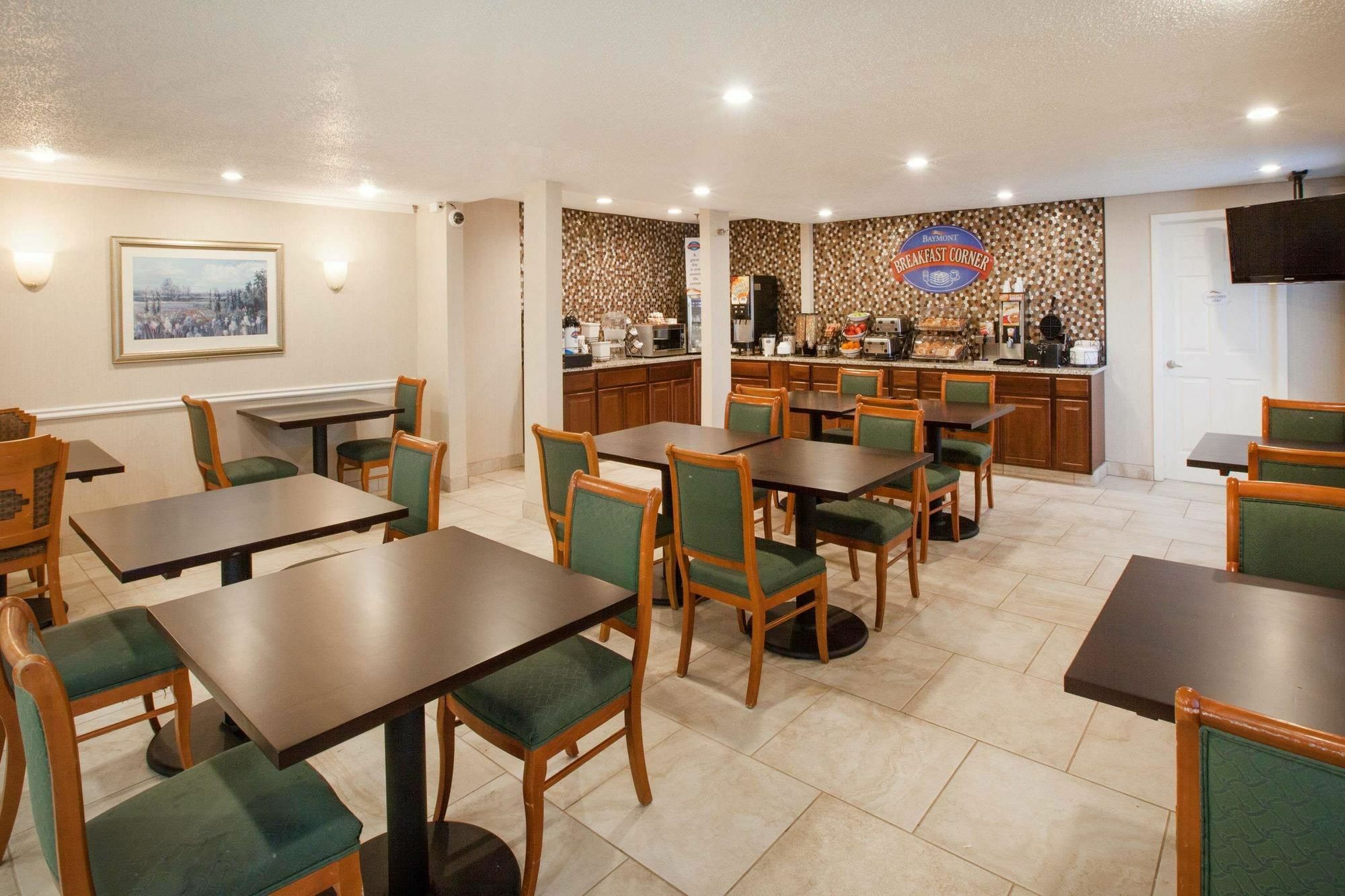Baymont By Wyndham Texarkana Exterior photo